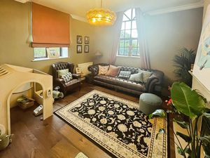 Lounge- click for photo gallery